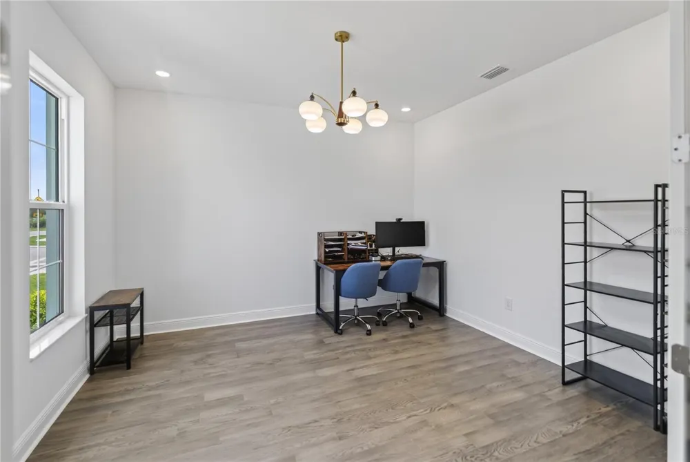 7595 SEAHAWK AVENUE Sarasota, FL 34241