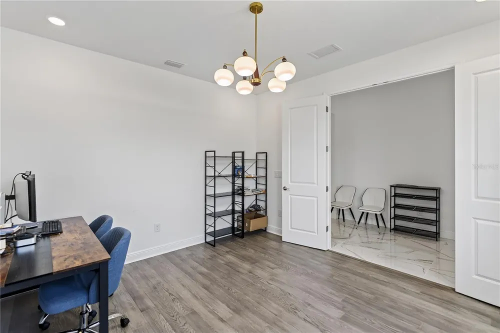 7595 SEAHAWK AVENUE Sarasota, FL 34241