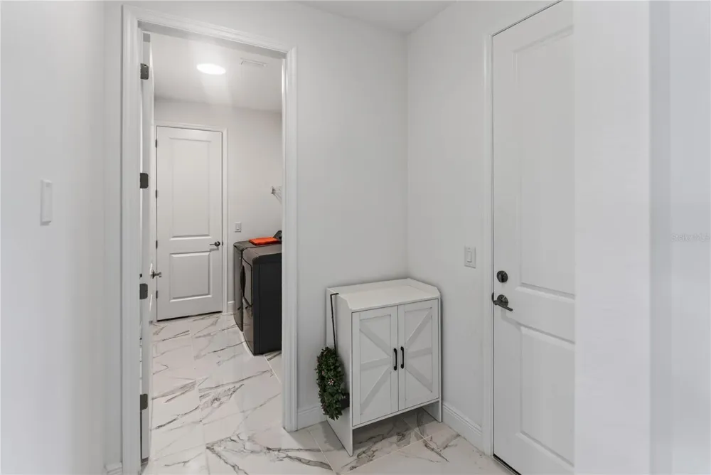 7595 SEAHAWK AVENUE Sarasota, FL 34241
