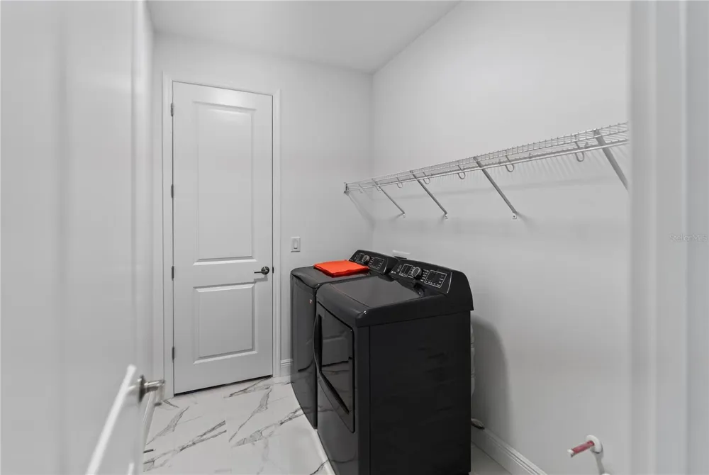 7595 SEAHAWK AVENUE Sarasota, FL 34241