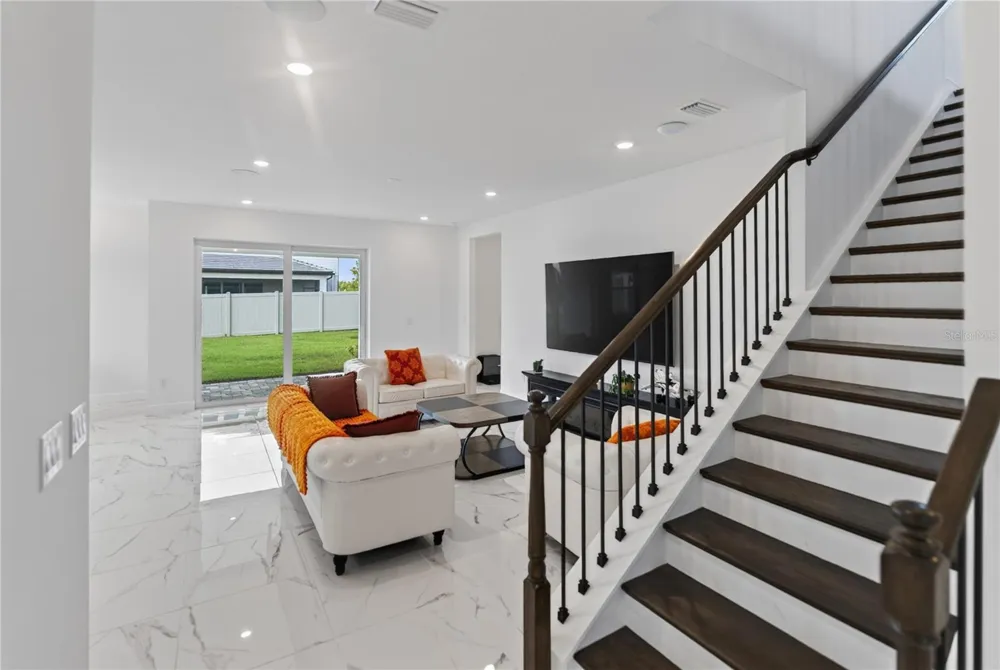 7595 SEAHAWK AVENUE Sarasota, FL 34241