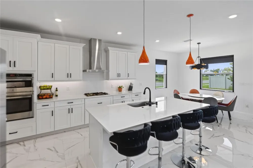 7595 SEAHAWK AVENUE Sarasota, FL 34241