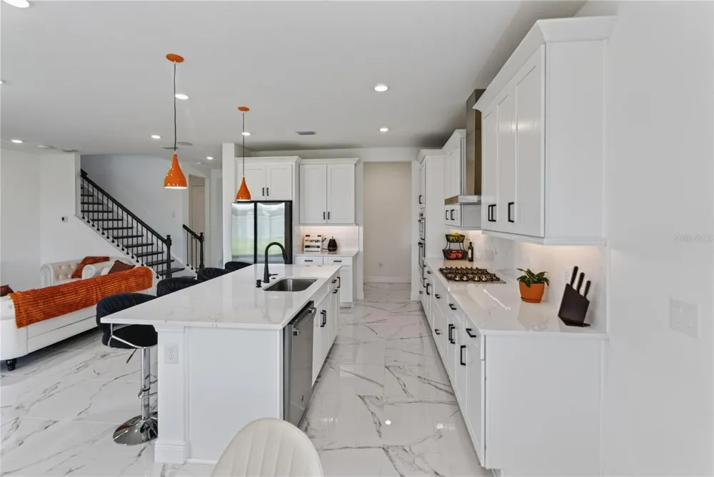 7595 SEAHAWK AVENUE Sarasota, FL 34241
