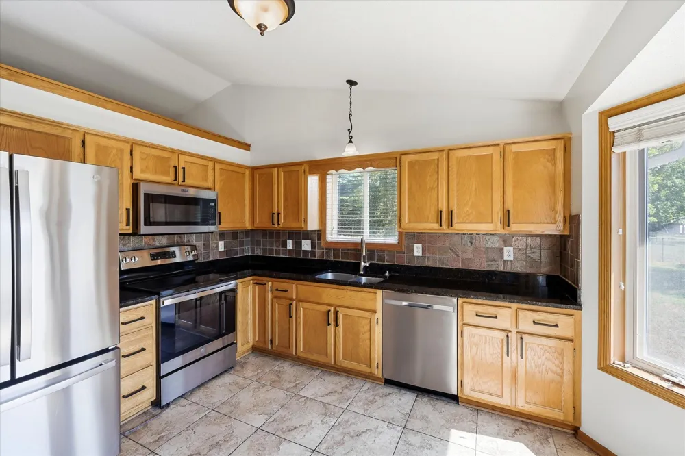 9350 Parkside Drive Woodbury, MN 55125