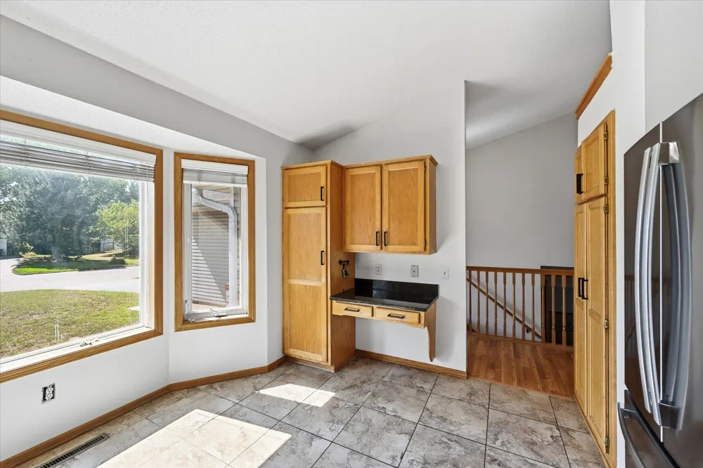 9350 Parkside Drive Woodbury, MN 55125