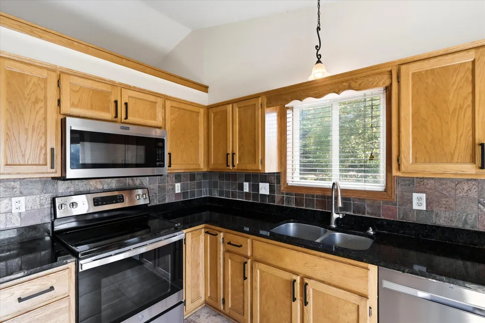 9350 Parkside Drive Woodbury, MN 55125