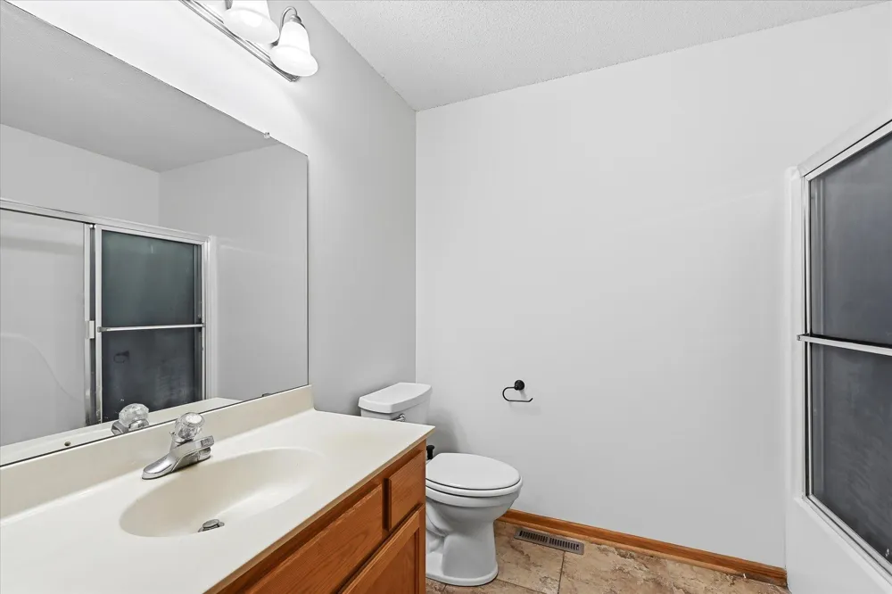 9350 Parkside Drive Woodbury, MN 55125