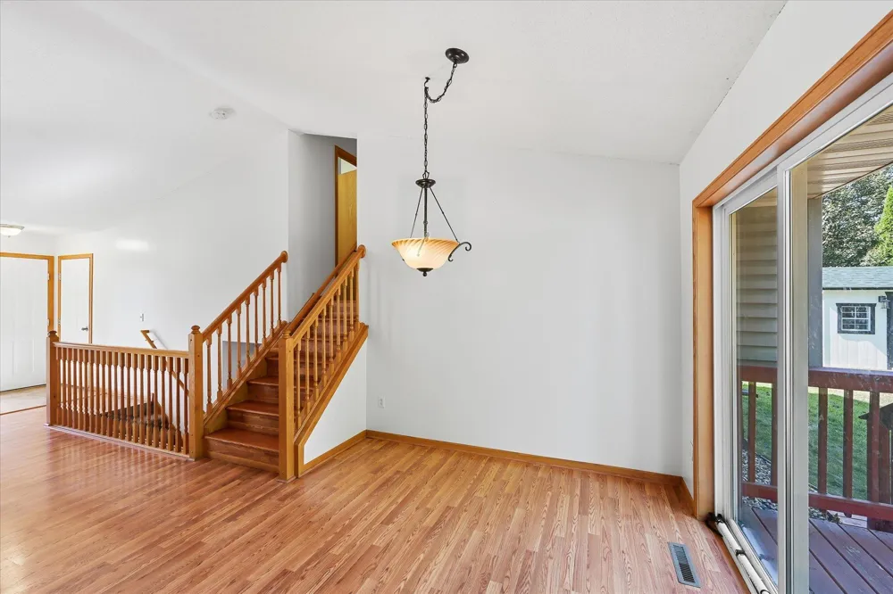 9350 Parkside Drive Woodbury, MN 55125