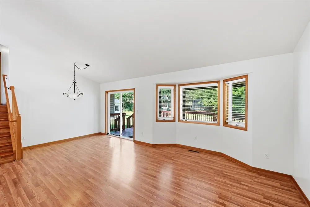 9350 Parkside Drive Woodbury, MN 55125