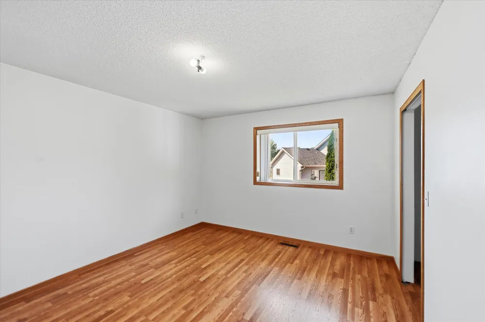 9350 Parkside Drive Woodbury, MN 55125