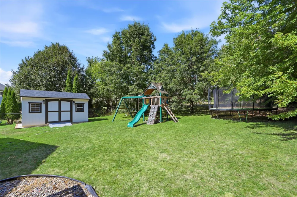 9350 Parkside Drive Woodbury, MN 55125