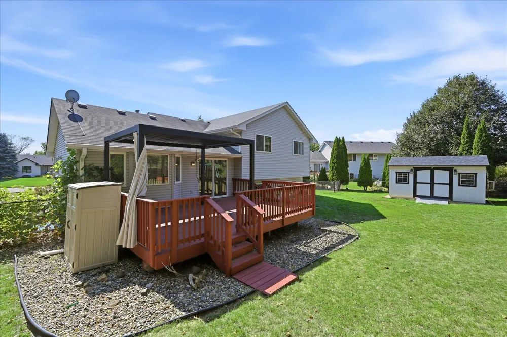 9350 Parkside Drive Woodbury, MN 55125