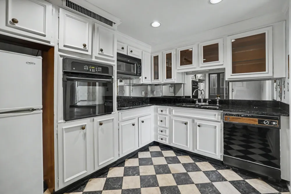 4215 Harding Pike #1011 Nashville, TN 37205