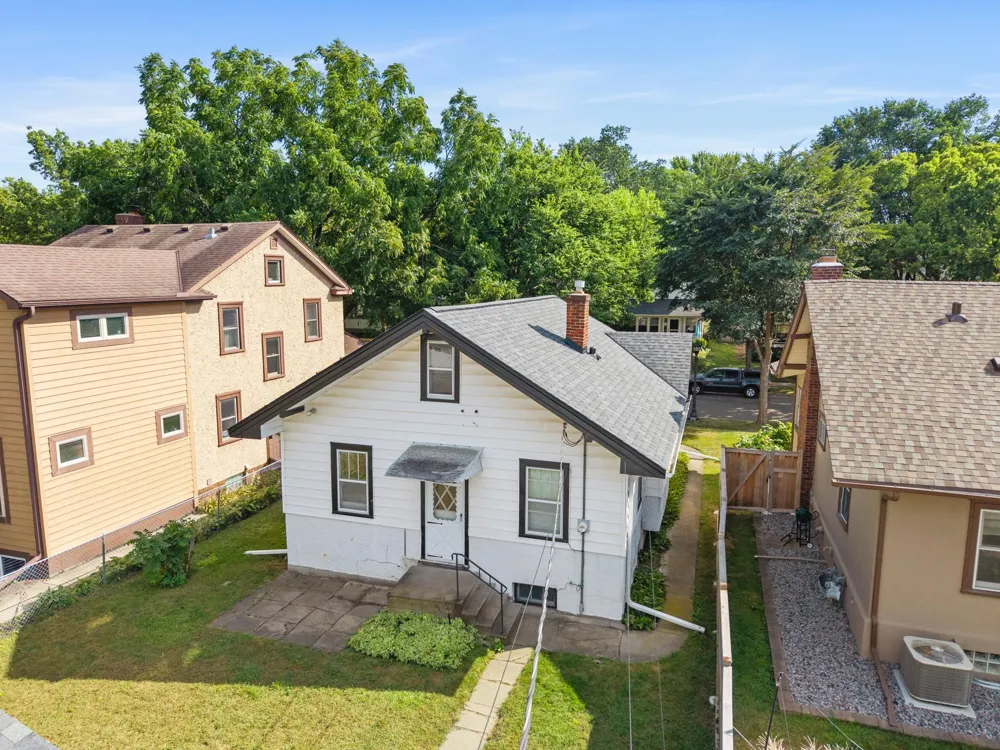 1717 Juliet Avenue Saint Paul, MN 55105