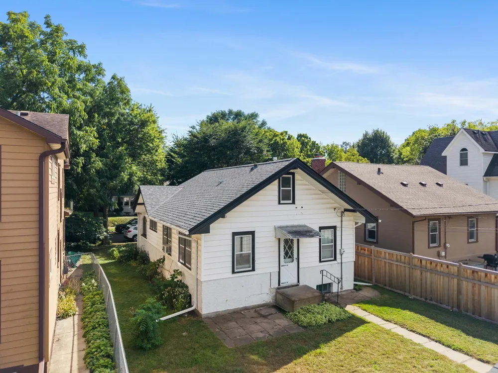 1717 Juliet Avenue Saint Paul, MN 55105