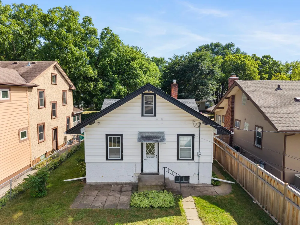 1717 Juliet Avenue Saint Paul, MN 55105