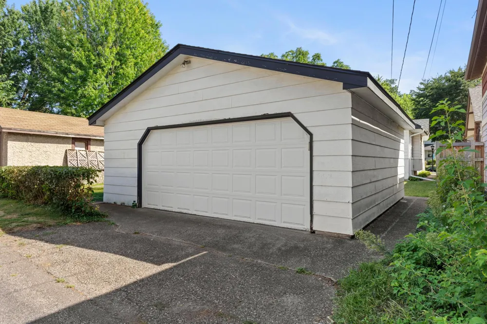 1717 Juliet Avenue Saint Paul, MN 55105