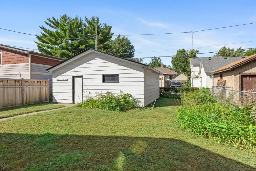 1717 Juliet Avenue Saint Paul, MN 55105