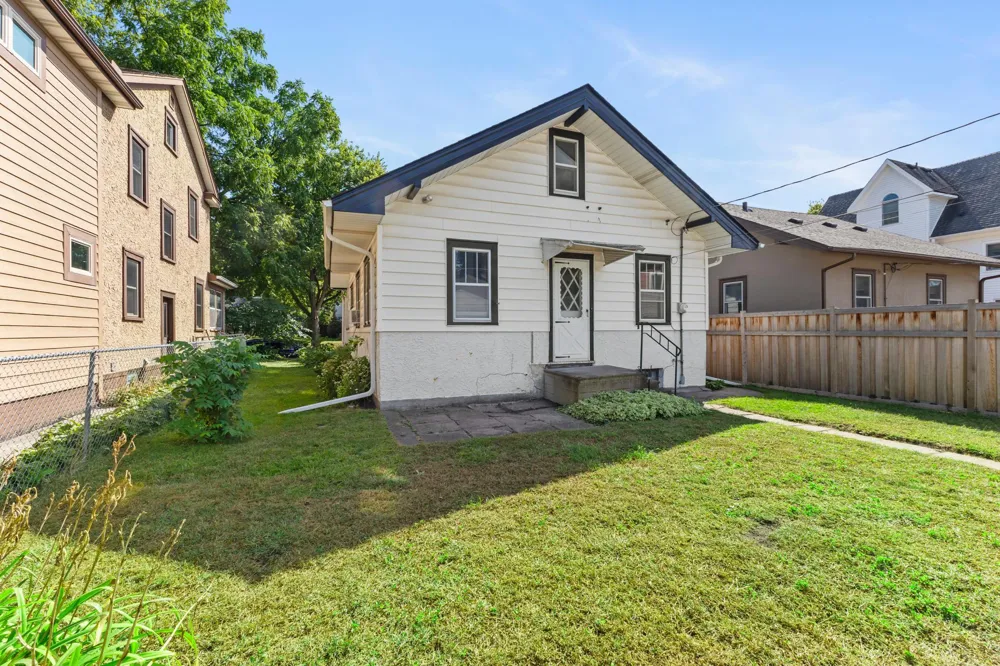 1717 Juliet Avenue Saint Paul, MN 55105