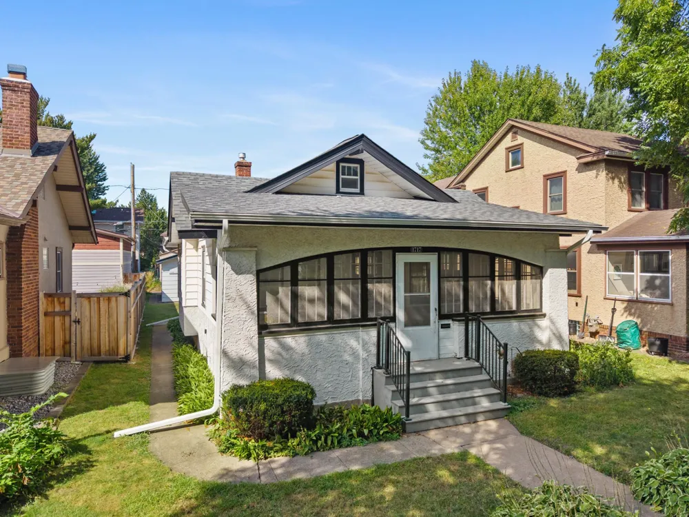 1717 Juliet Avenue Saint Paul, MN 55105