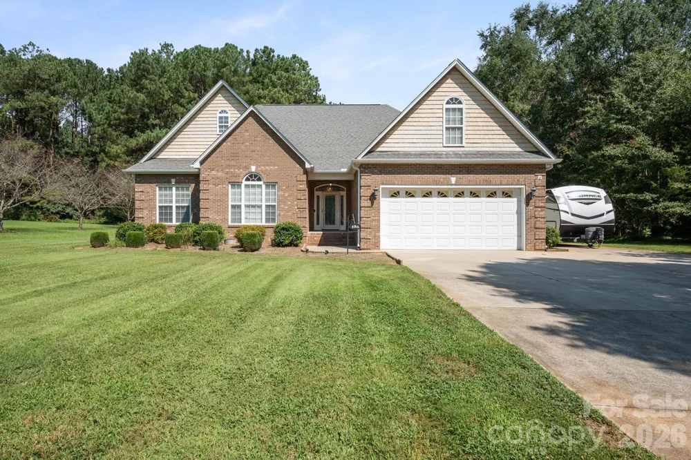 136 Gibralter Point Road Dallas, NC 28034