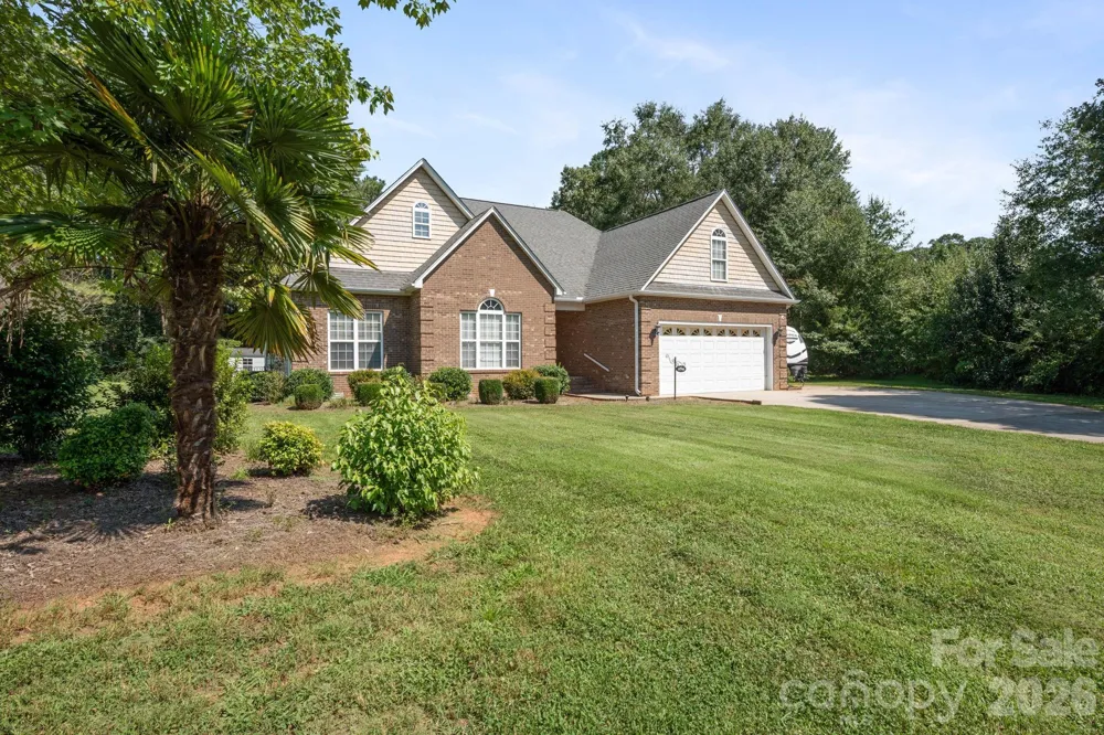 136 Gibralter Point Road Dallas, NC 28034