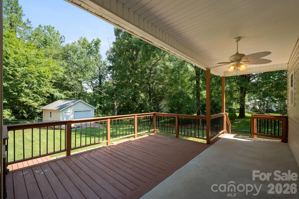 136 Gibralter Point Road Dallas, NC 28034