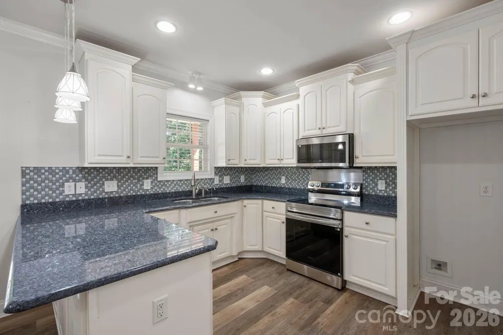 136 Gibralter Point Road Dallas, NC 28034