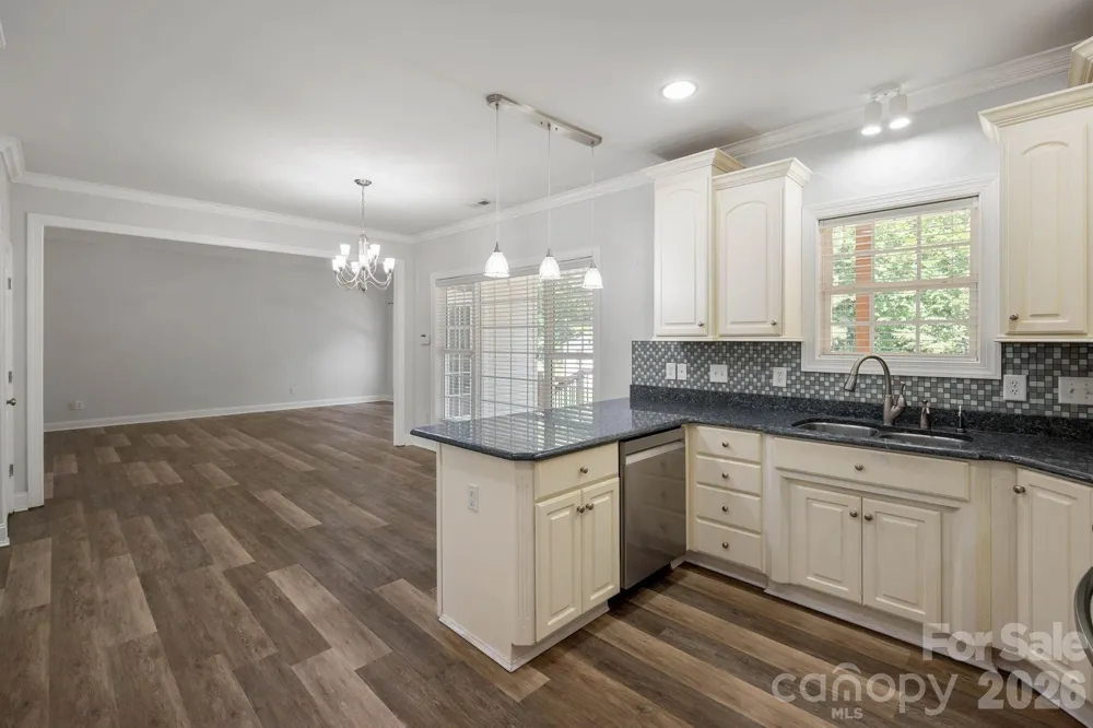 136 Gibralter Point Road Dallas, NC 28034