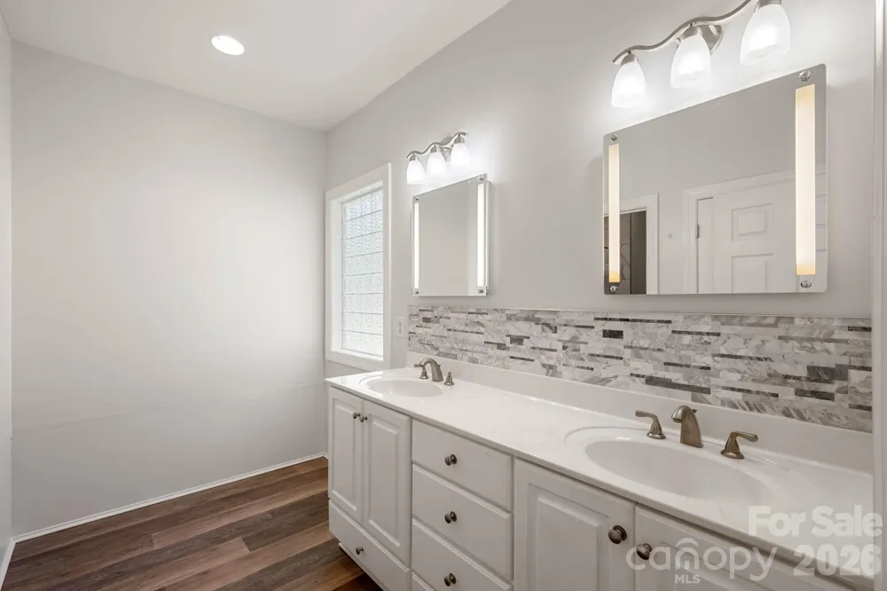 136 Gibralter Point Road Dallas, NC 28034