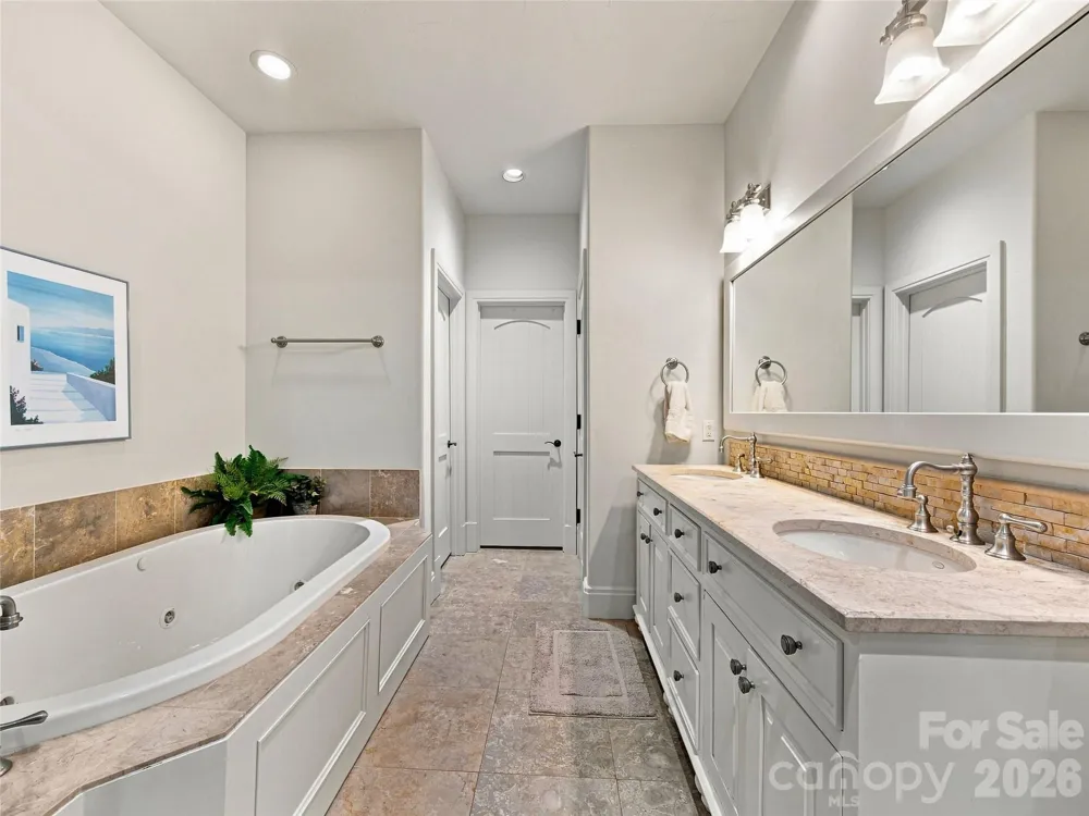 583 Walnut Valley Parkway Arden, NC 28704