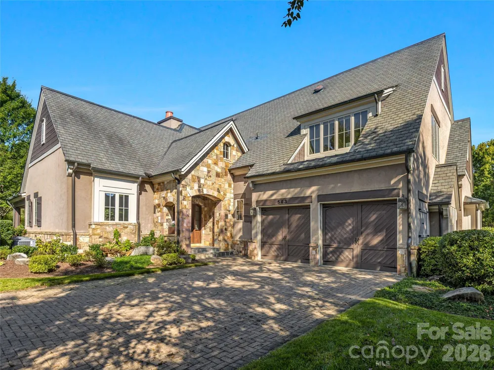 583 Walnut Valley Parkway Arden, NC 28704