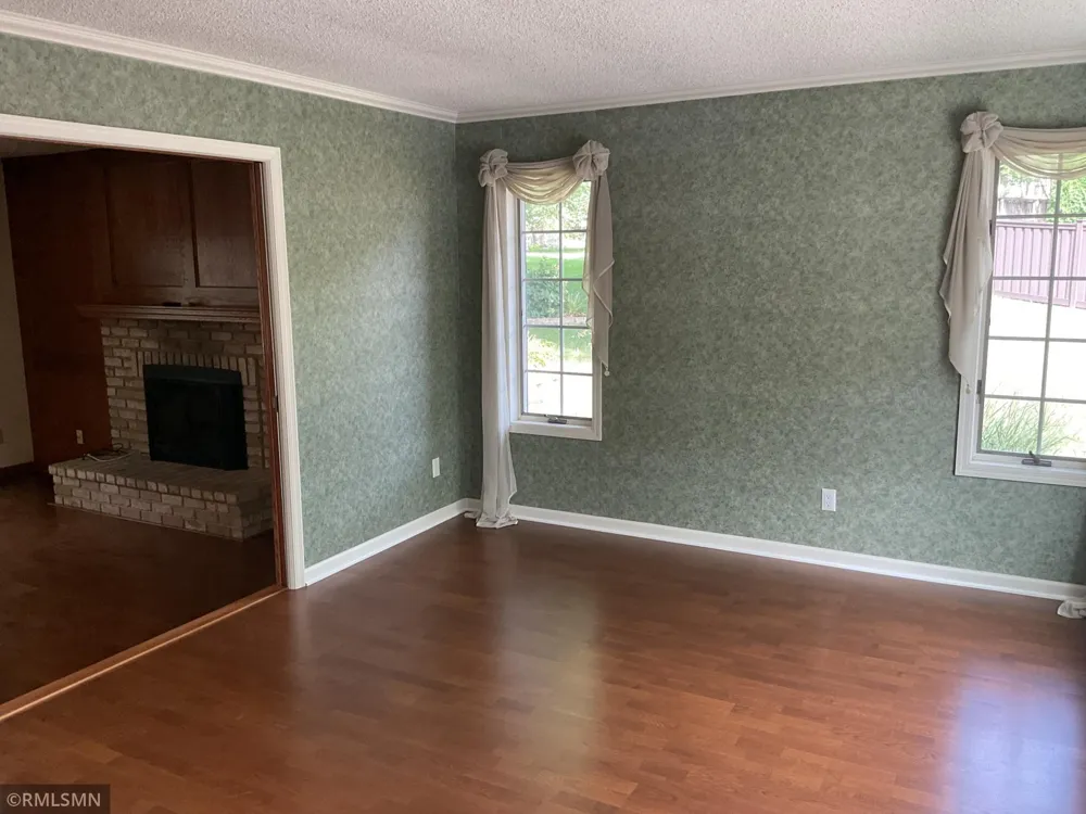 2139 14th Avenue E North Saint Paul, MN 55109