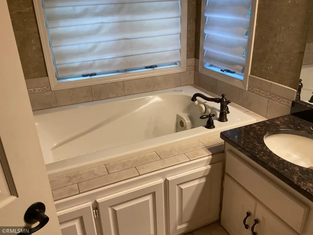 2139 14th Avenue E North Saint Paul, MN 55109