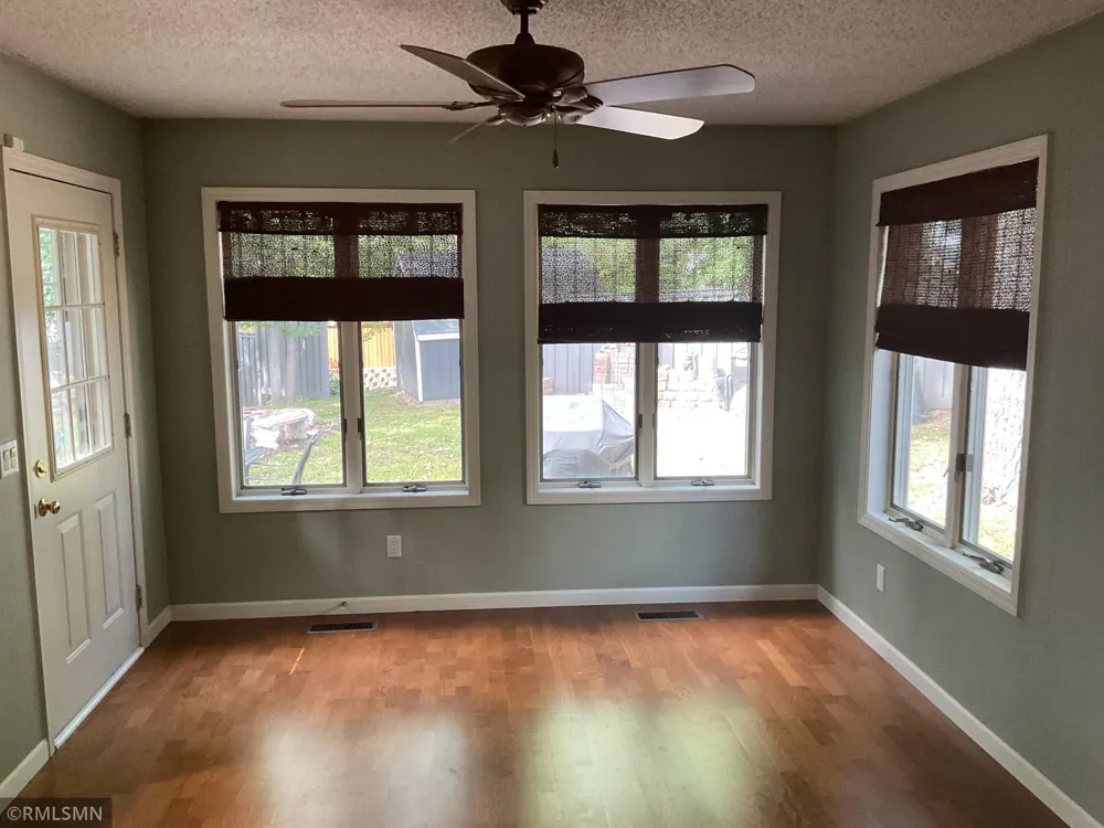 2139 14th Avenue E North Saint Paul, MN 55109