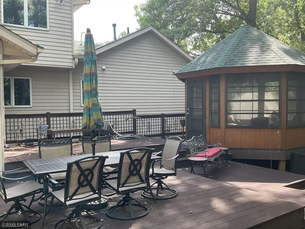 2139 14th Avenue E North Saint Paul, MN 55109