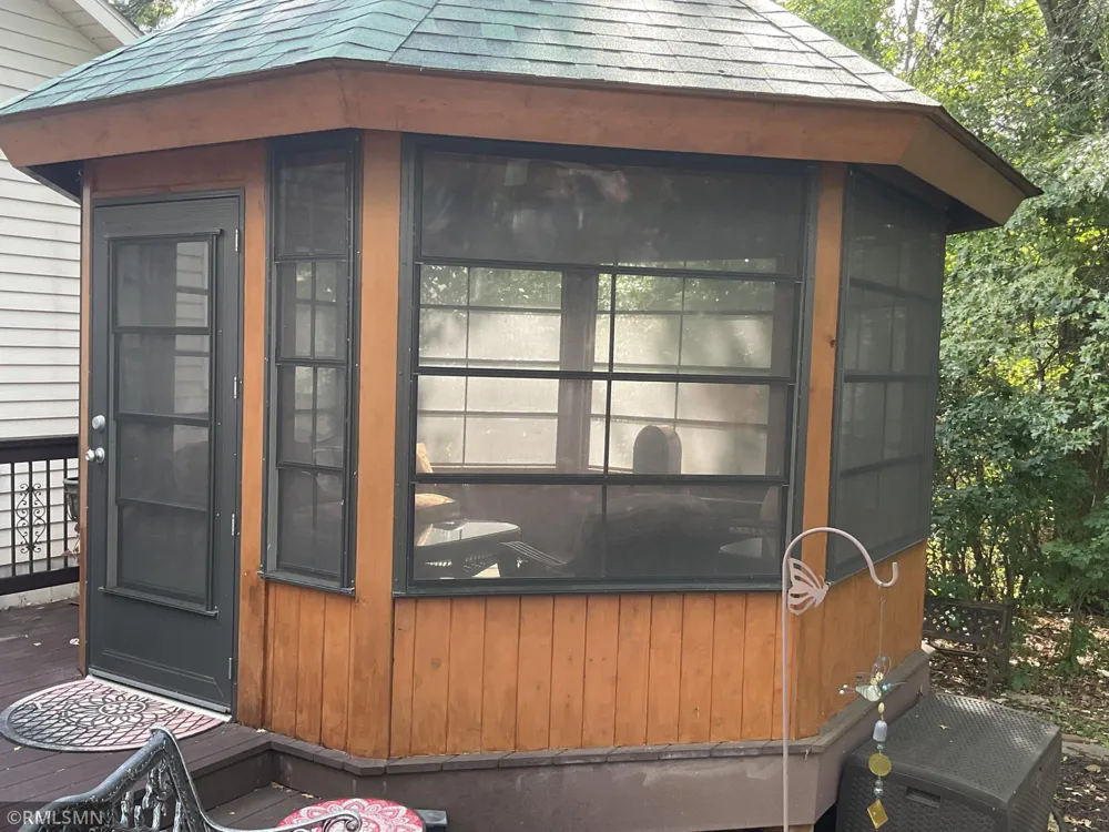 2139 14th Avenue E North Saint Paul, MN 55109