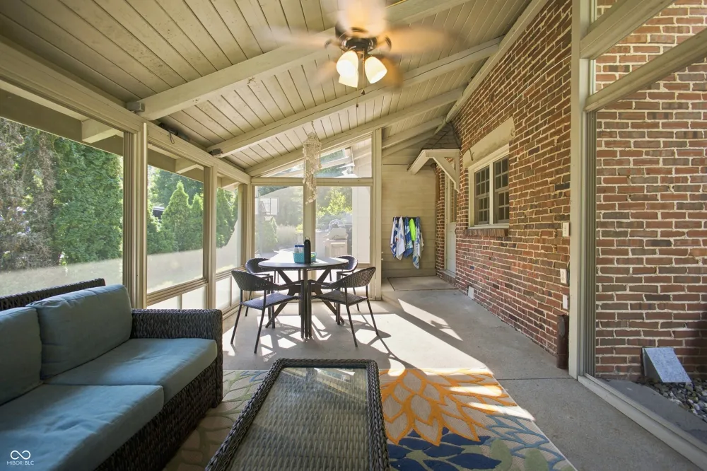 801 Eastwood Drive Frankfort, IN 46041