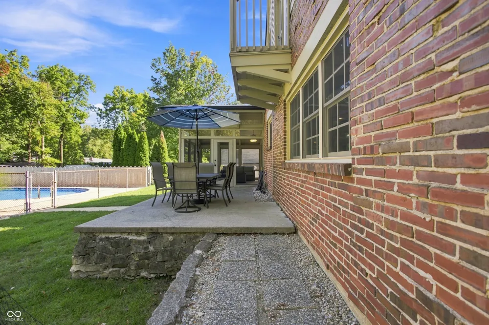 801 Eastwood Drive Frankfort, IN 46041