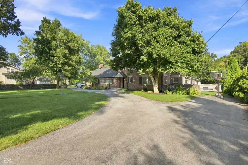 801 Eastwood Drive Frankfort, IN 46041