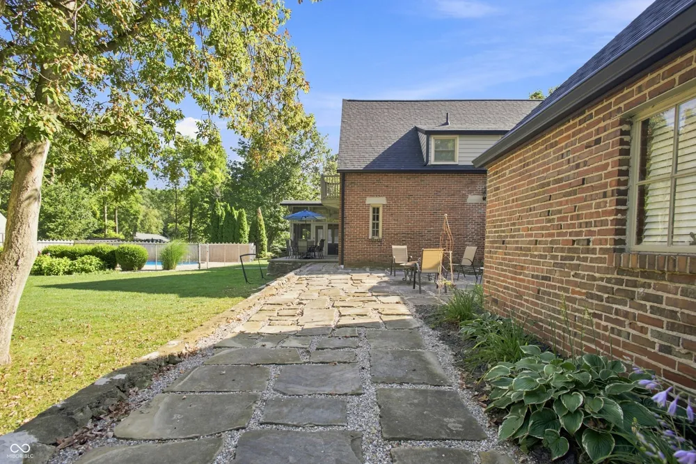 801 Eastwood Drive Frankfort, IN 46041