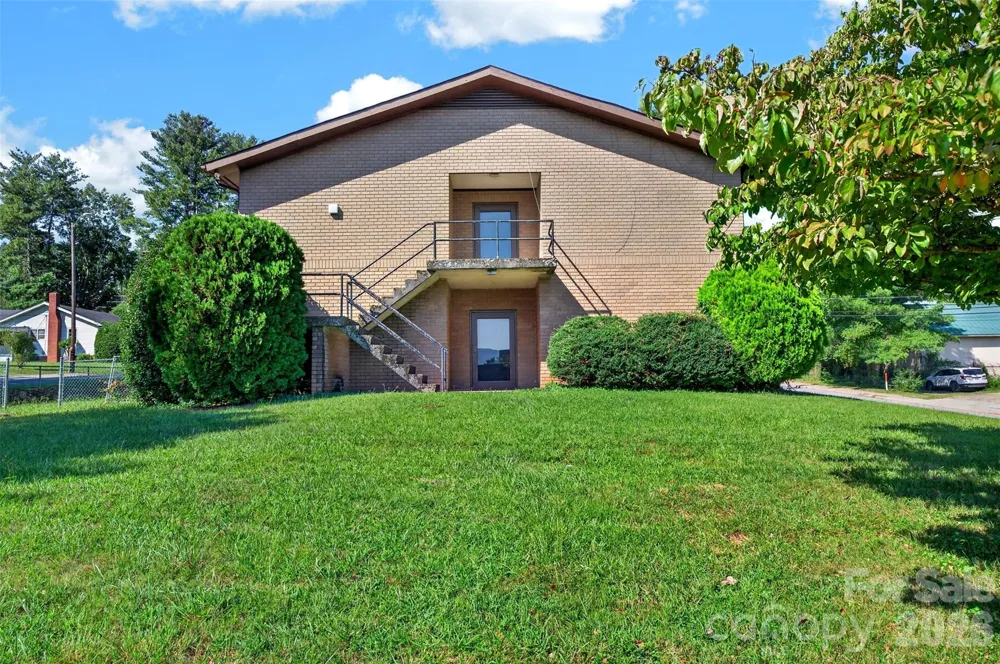 5 & 10 Gaines Avenue Asheville, NC 28803