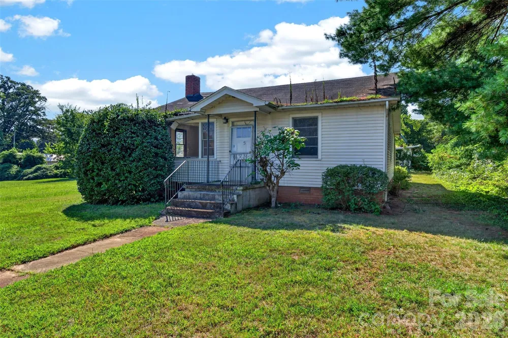 5 & 10 Gaines Avenue Asheville, NC 28803