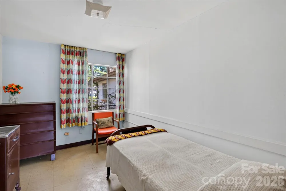 5 & 10 Gaines Avenue Asheville, NC 28803