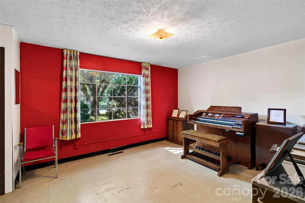 5 & 10 Gaines Avenue Asheville, NC 28803