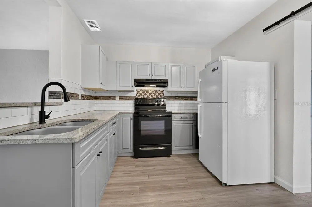 856 BERKSHIRE ROAD Daytona Beach, FL 32117