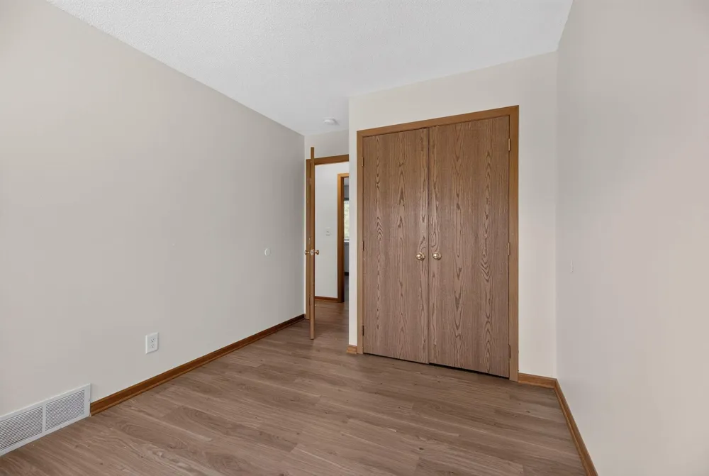 6463 Delilah Avenue Inver Grove Heights, MN 55076