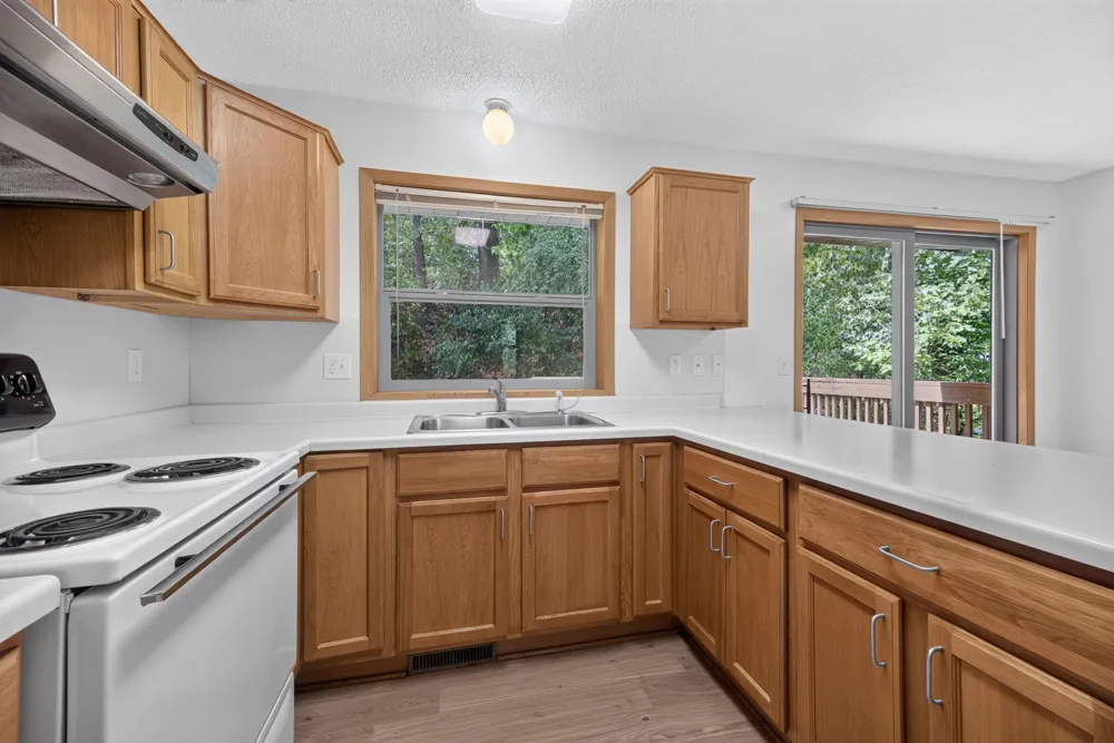 6463 Delilah Avenue Inver Grove Heights, MN 55076