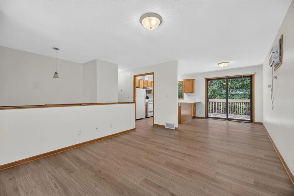6463 Delilah Avenue Inver Grove Heights, MN 55076
