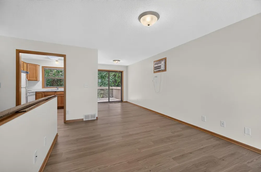 6463 Delilah Avenue Inver Grove Heights, MN 55076